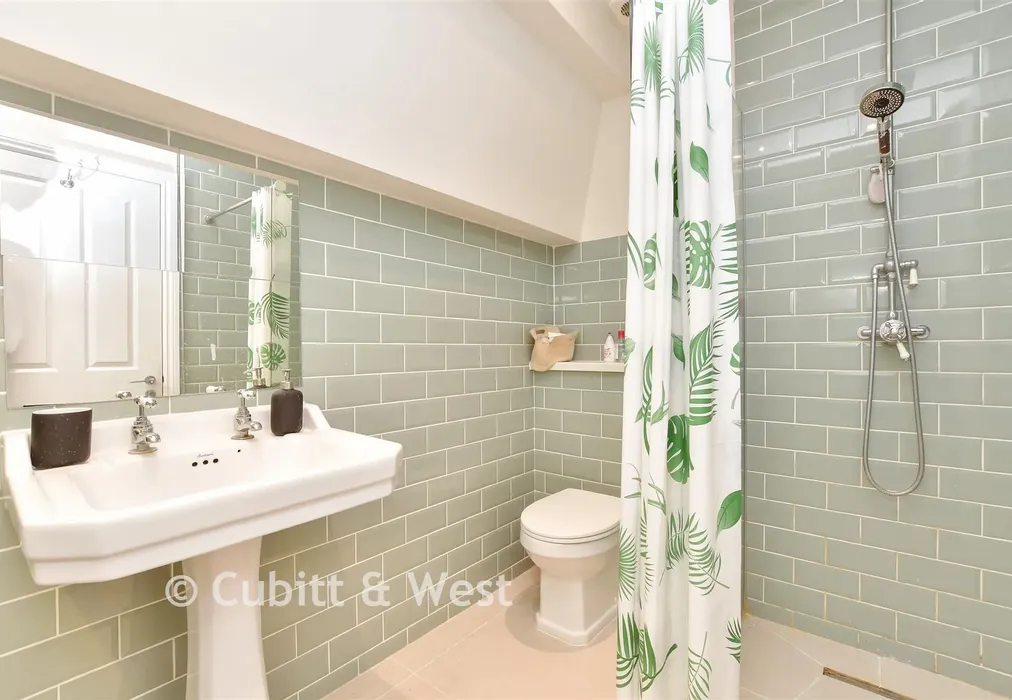Shower Room - Belmont Road, Wallington, Surrey - Wards of Kent