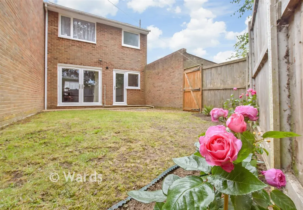 External Lifestyle Photograph - Sandown Lees, Sandwich, Kent - Wards of Kent