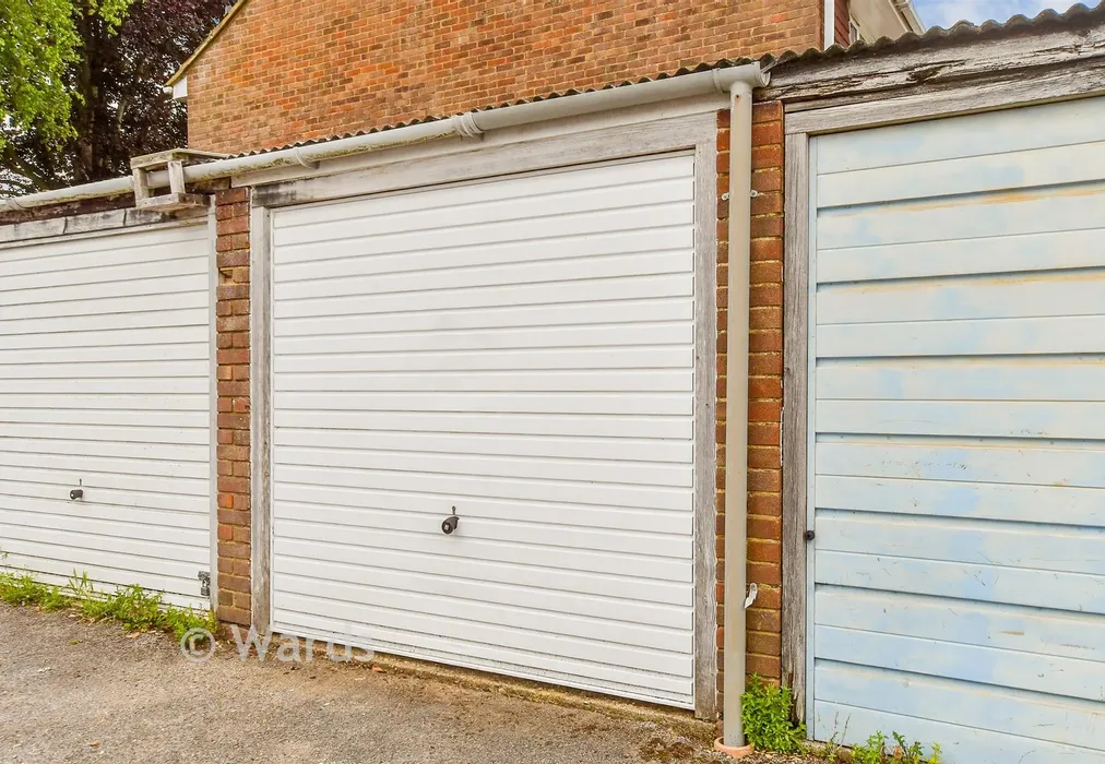 Garage - Sandown Lees, Sandwich, Kent - Wards of Kent