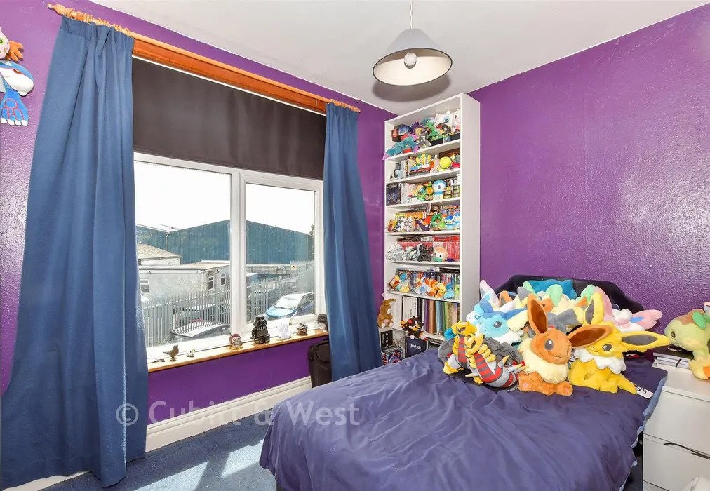 Bedroom 2 - Haslemere Road, Emsworth, Hampshire - Wards of Kent