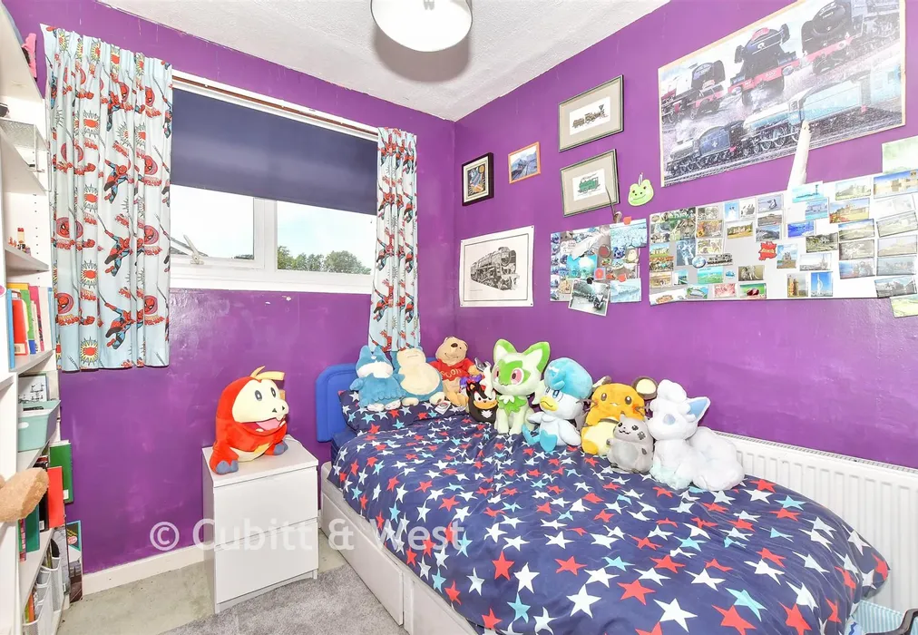 Bedroom 2 - Haslemere Road, Emsworth, Hampshire - Wards of Kent