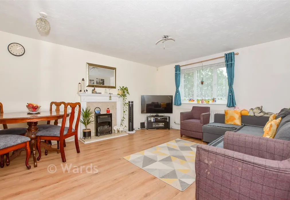 Lounge/Diner - Hart Street, Maidstone, Kent - Wards of Kent