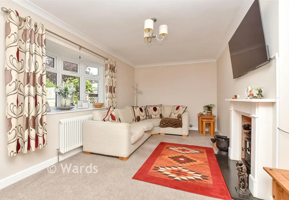 Lounge - Oak Lane, Minster, Sheerness, Kent - Wards of Kent