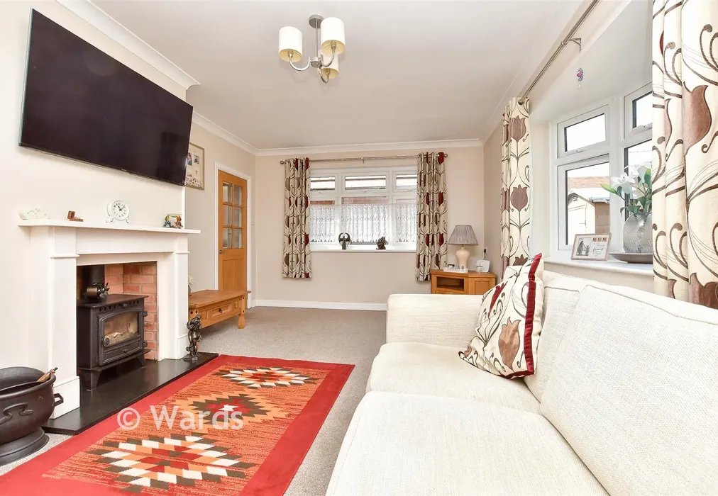 Lounge - Oak Lane, Minster, Sheerness, Kent - Wards of Kent