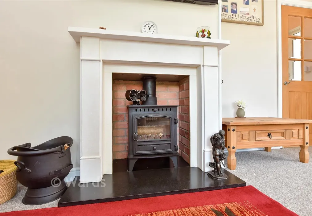 Internal Feature - Oak Lane, Minster, Sheerness, Kent - Wards of Kent