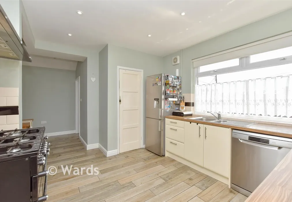 Kitchen/Diner - Oak Lane, Minster, Sheerness, Kent - Wards of Kent