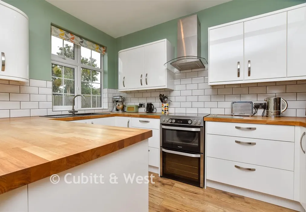 Kitchen / Diner - Benhill Wood Road, Sutton, Surrey - Wards of Kent