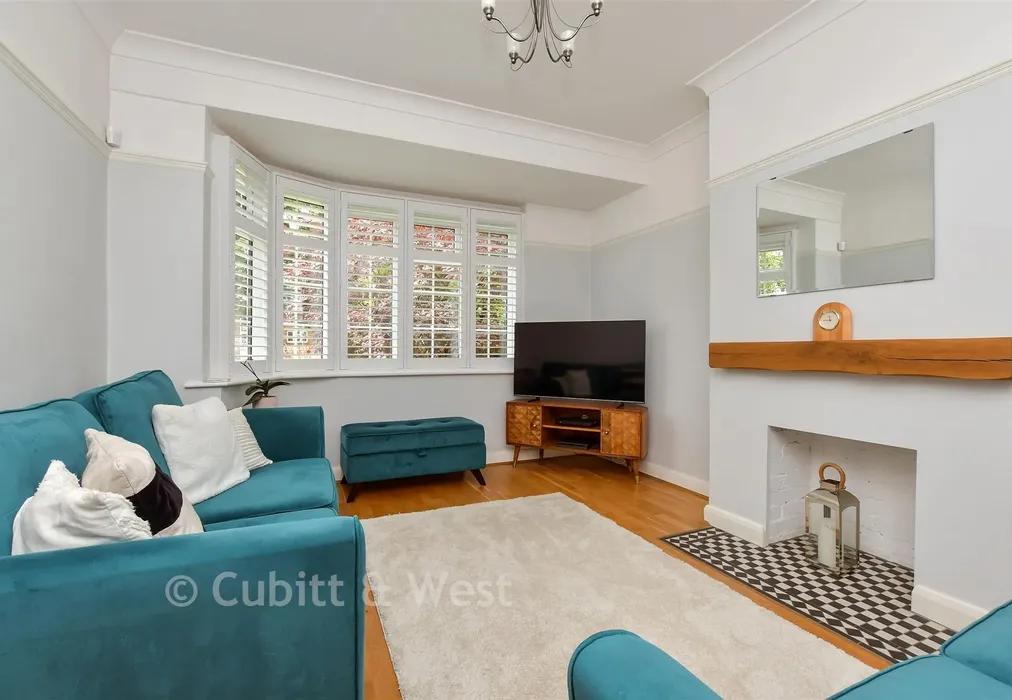 Lounge - Benhill Wood Road, Sutton, Surrey - Wards of Kent