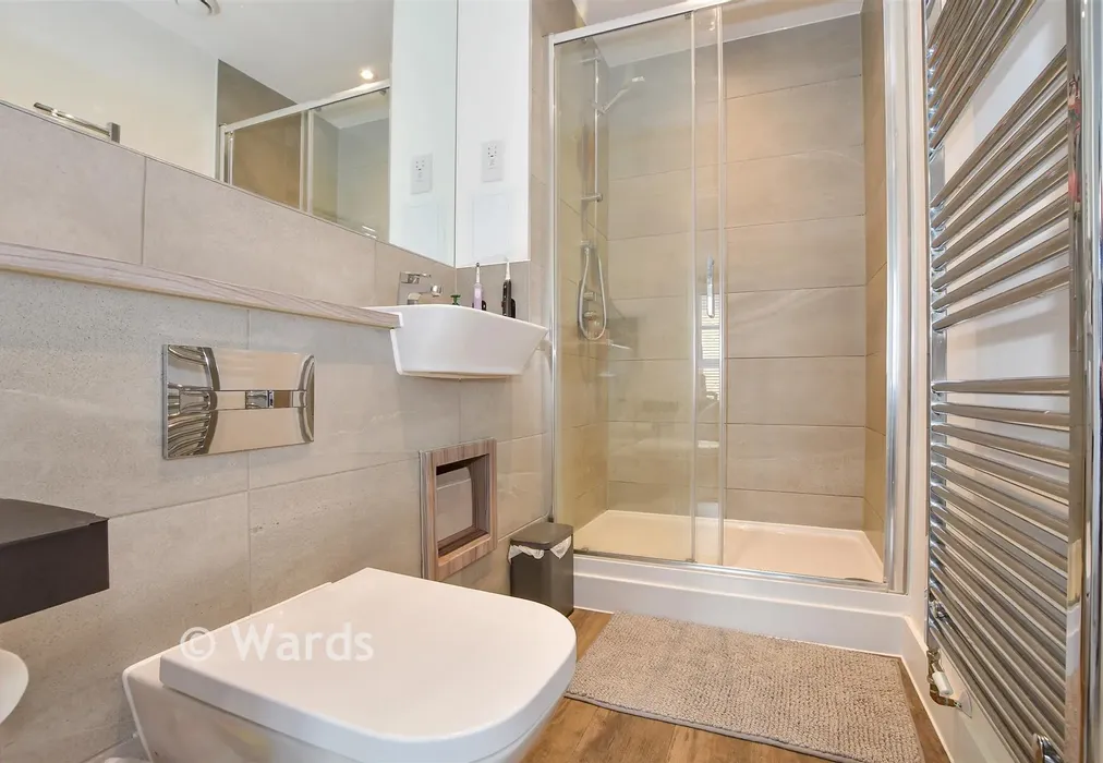 En-Suite Shower Room - Eastern Avenue, SWANSCOMBE, Kent - Wards of Kent