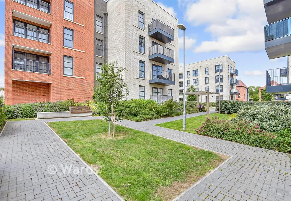 Communal Gardens - Eastern Avenue, SWANSCOMBE, Kent - Wards of Kent