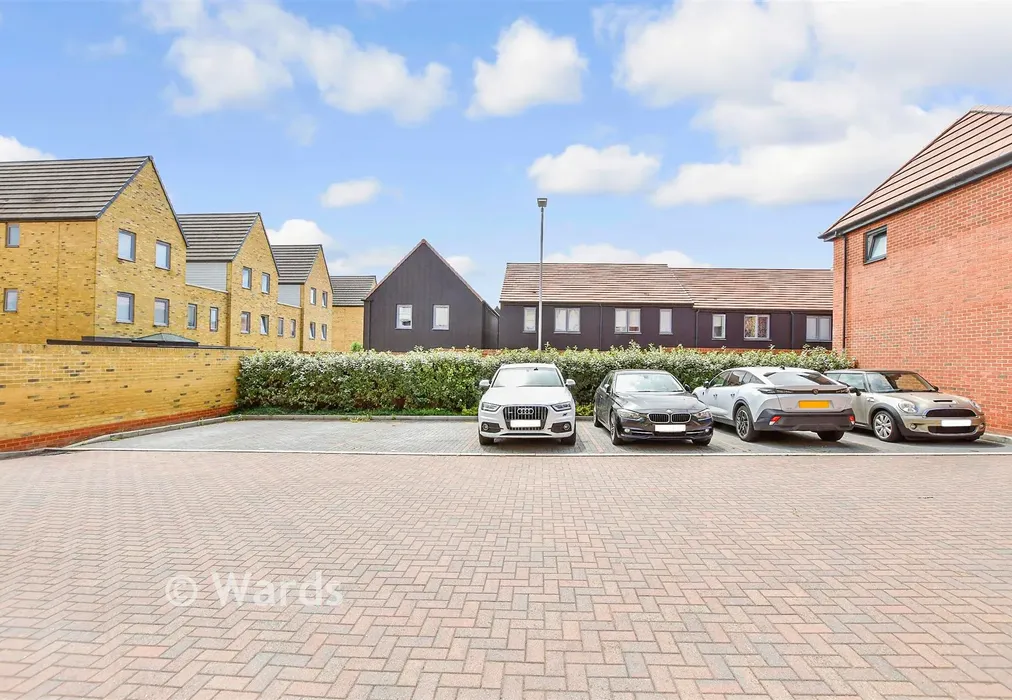 Driveway/Parking - Eastern Avenue, SWANSCOMBE, Kent - Wards of Kent