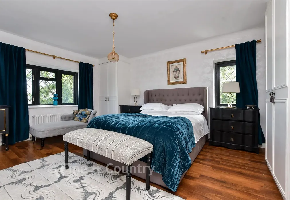 Principal Bedroom - Joss Gap Road, Broadstairs, Kent - Wards of Kent