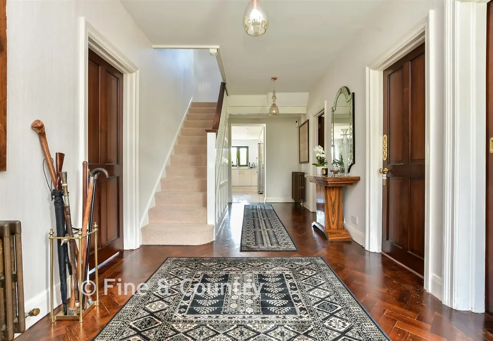 Entrance Hall - Joss Gap Road, Broadstairs, Kent - Wards of Kent