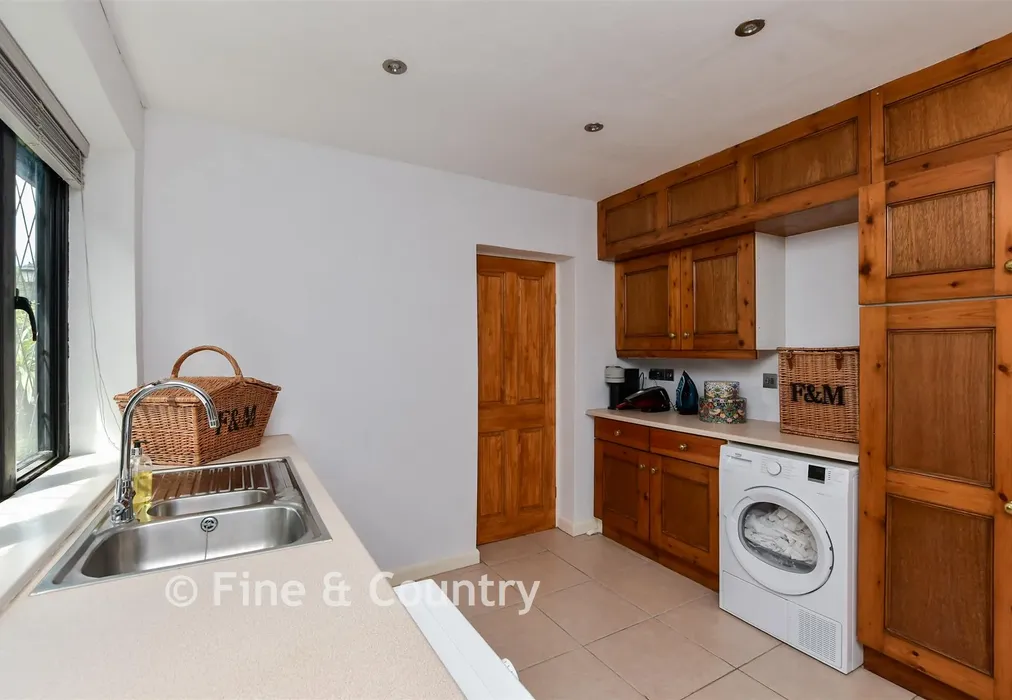 Utility Room - Joss Gap Road, Broadstairs, Kent - Wards of Kent