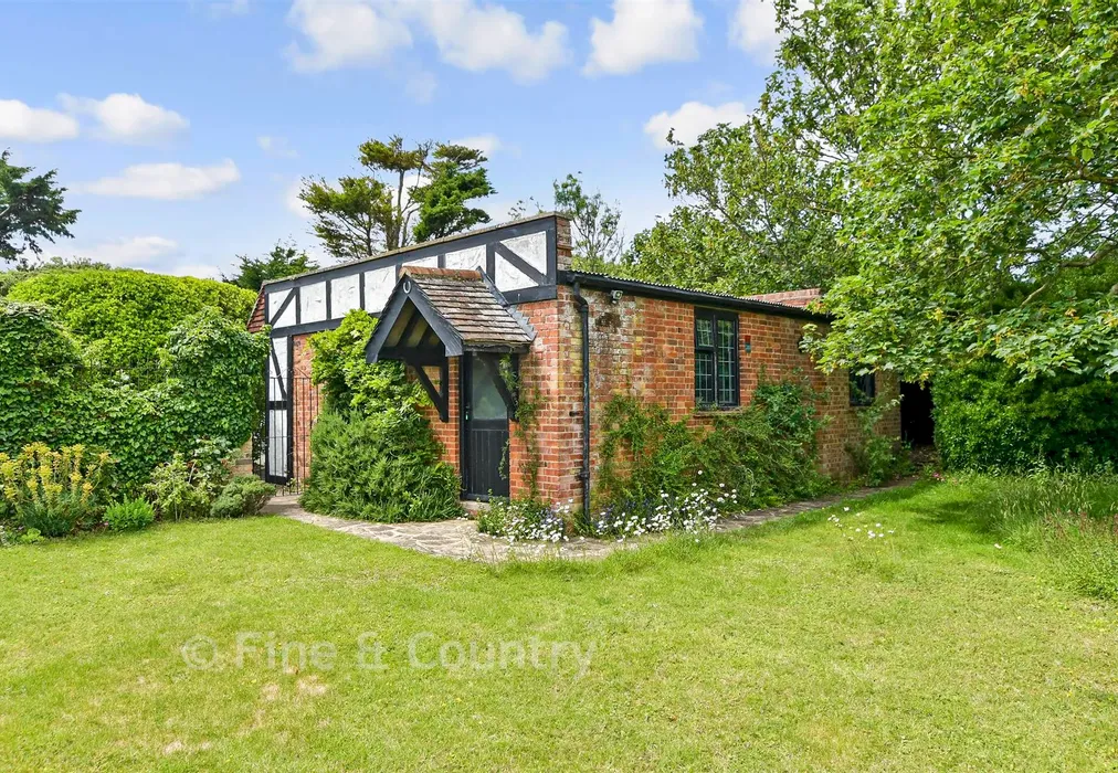 Workshop/Outbuildings - Joss Gap Road, Broadstairs, Kent - Wards of Kent