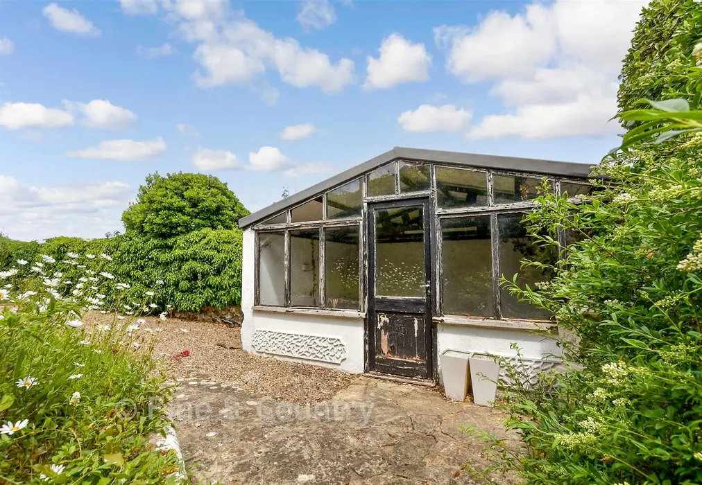 Workshop/Outbuildings - Joss Gap Road, Broadstairs, Kent - Wards of Kent