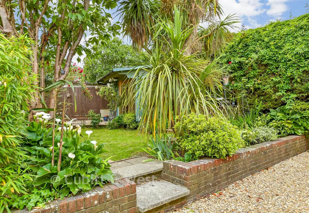 Rear Garden - Falmer Road, Woodingdean, Brighton, East Sussex - Wards of Kent