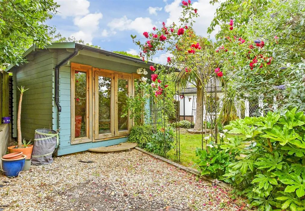 Rear Garden - Falmer Road, Woodingdean, Brighton, East Sussex - Wards of Kent