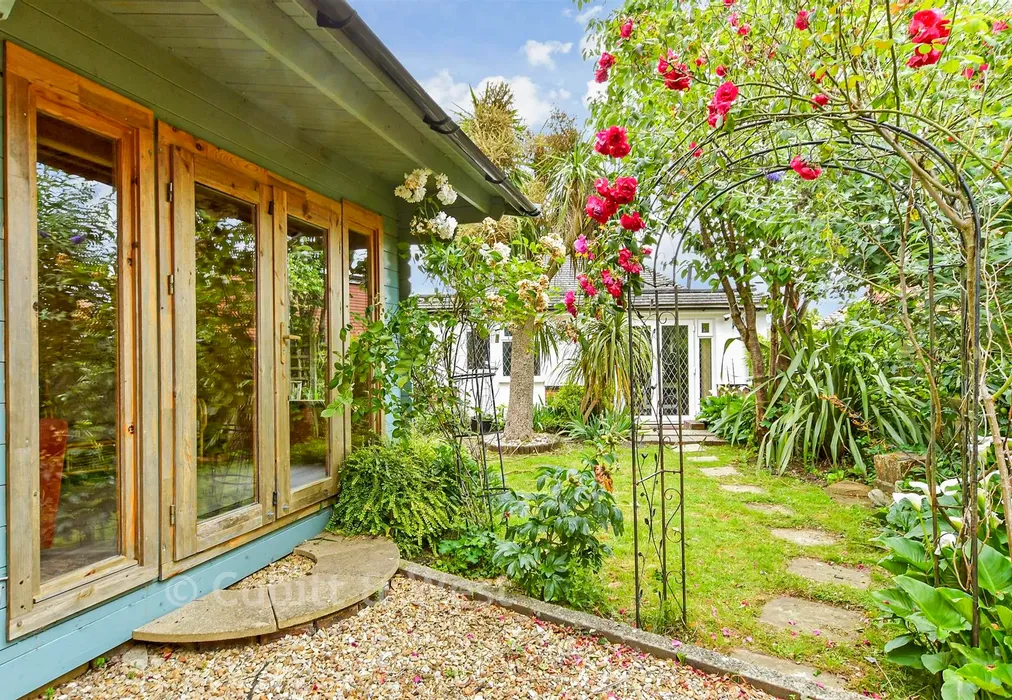 Rear Garden - Falmer Road, Woodingdean, Brighton, East Sussex - Wards of Kent