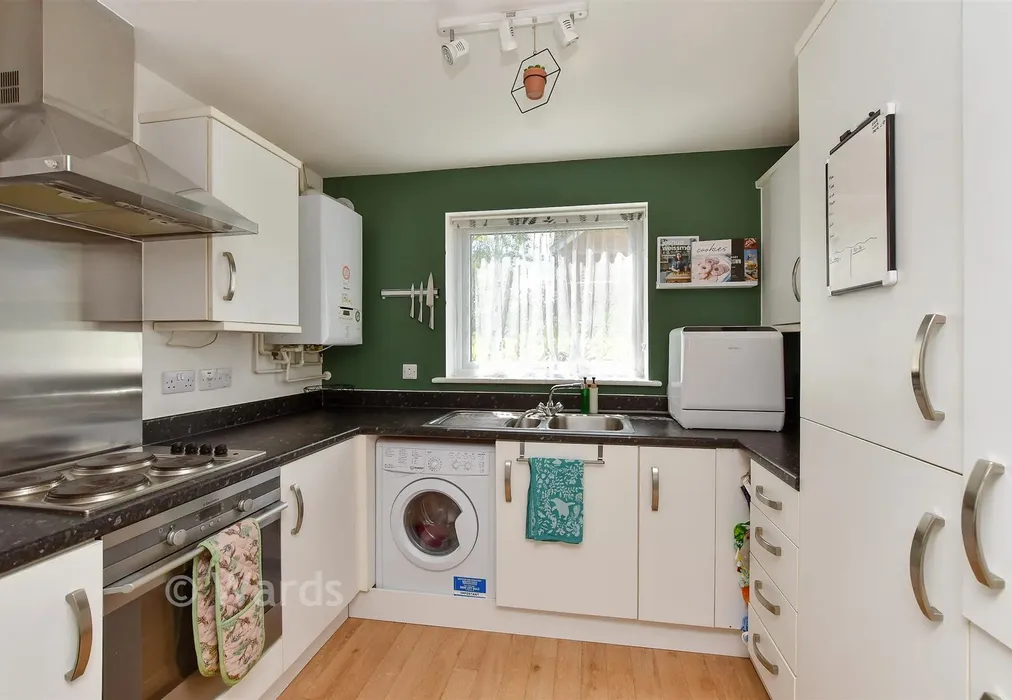 Kitchen - Spinel Close, Sittingbourne, Kent - Wards of Kent
