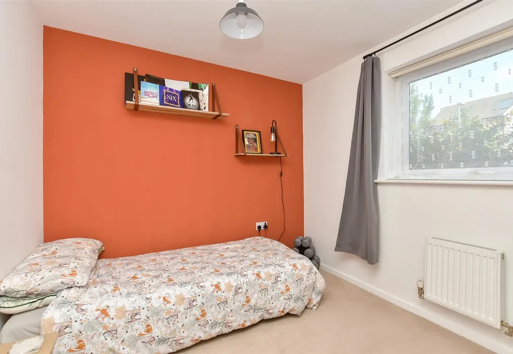 Bedroom 2 - Spinel Close, Sittingbourne, Kent - Wards of Kent