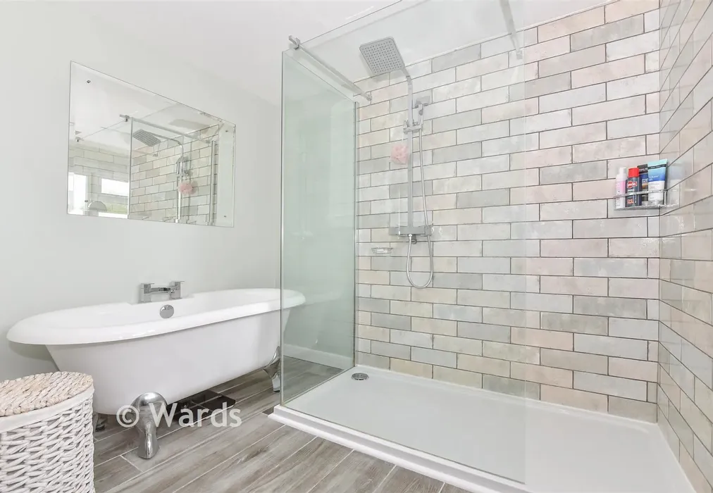 Bathroom - Tilden Close, High Halden, Kent - Wards of Kent