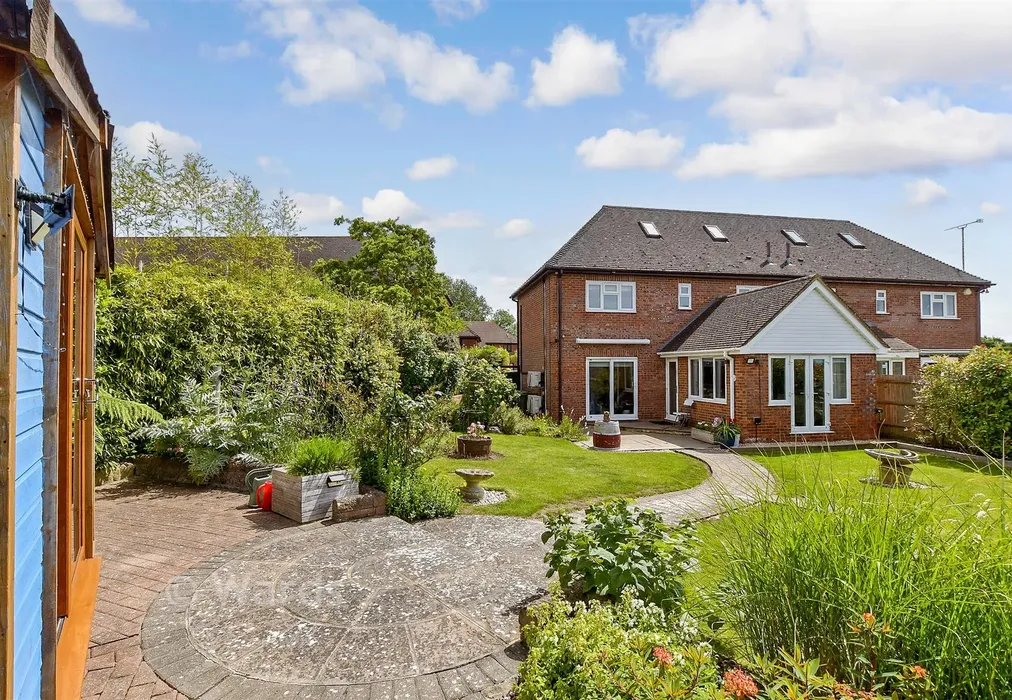Rear Garden - Tilden Close, High Halden, Kent - Wards of Kent