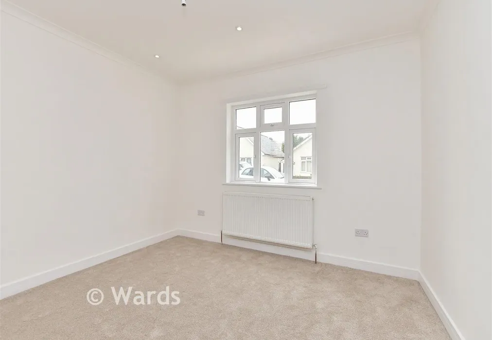 Lounge - Cliff Gardens, Minster-On-Sea, Kent - Wards of Kent