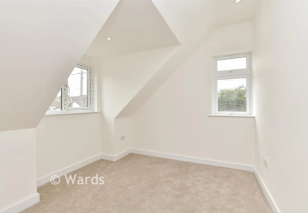Bedroom 2 - Cliff Gardens, Minster-On-Sea, Kent - Wards of Kent