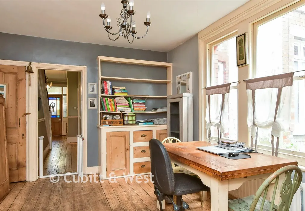 Breakfast Room - Heene Road, Worthing, West Sussex - Wards of Kent