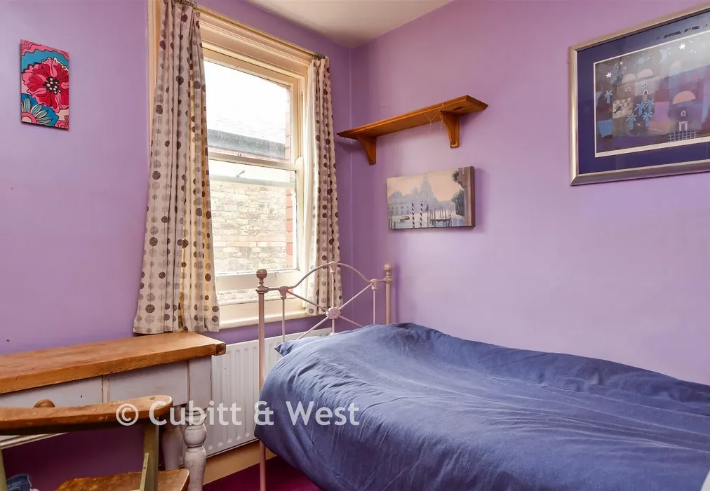 Bedroom 4 - Heene Road, Worthing, West Sussex - Wards of Kent