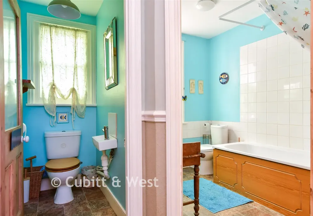 Internal Lifestyle Photograph - Heene Road, Worthing, West Sussex - Wards of Kent
