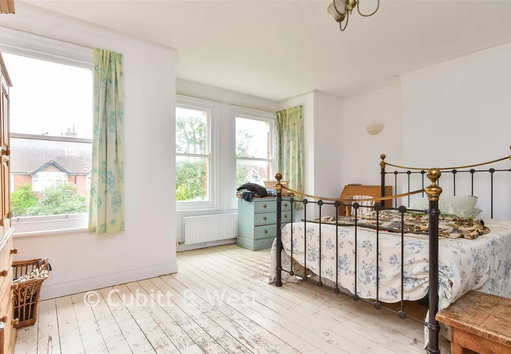 Bedroom 1 - Heene Road, Worthing, West Sussex - Wards of Kent