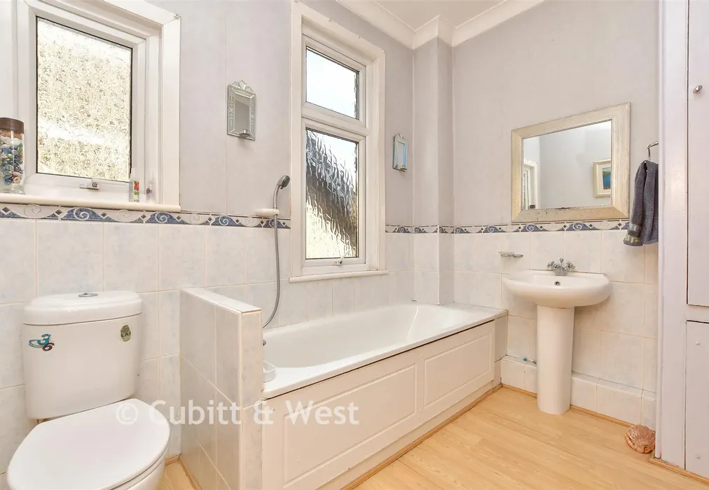 Bathroom - Mayfield Road, South Croydon, Surrey - Wards of Kent
