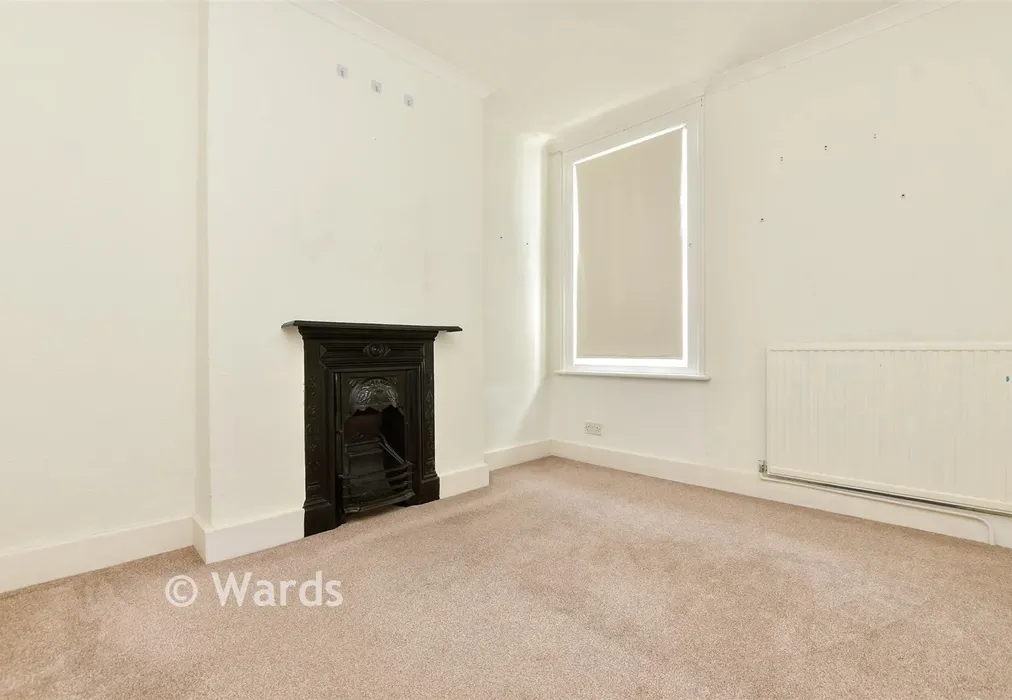 Bedroom 1 - St. Peter's Park Road, Broadstairs, Kent - Wards of Kent