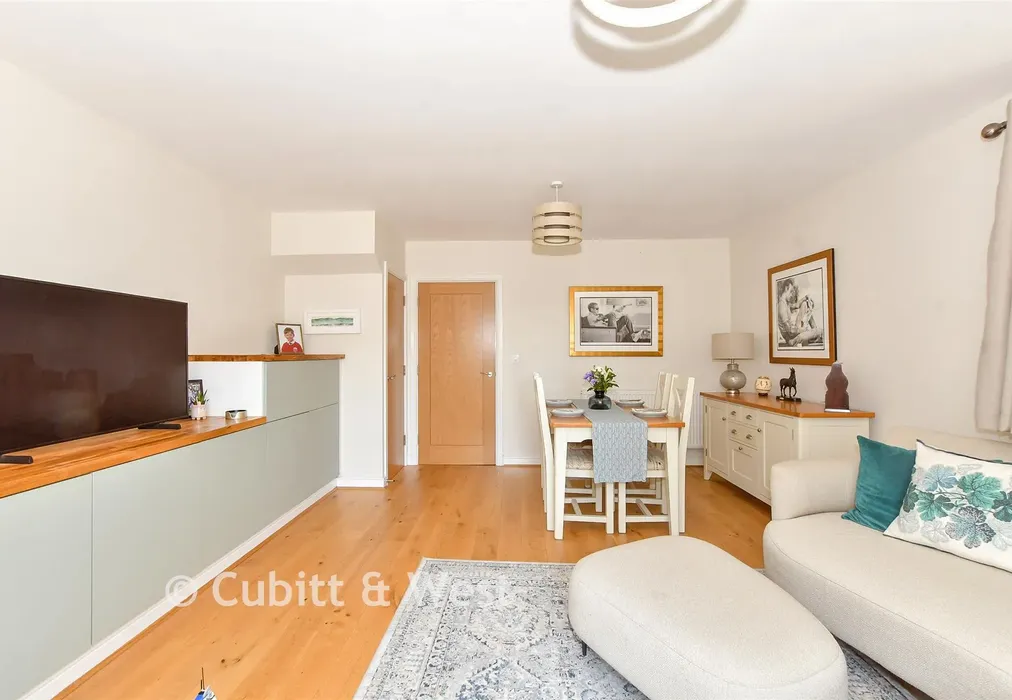 Lounge/Diner - Yapton Road, Barnham, West Sussex - Wards of Kent
