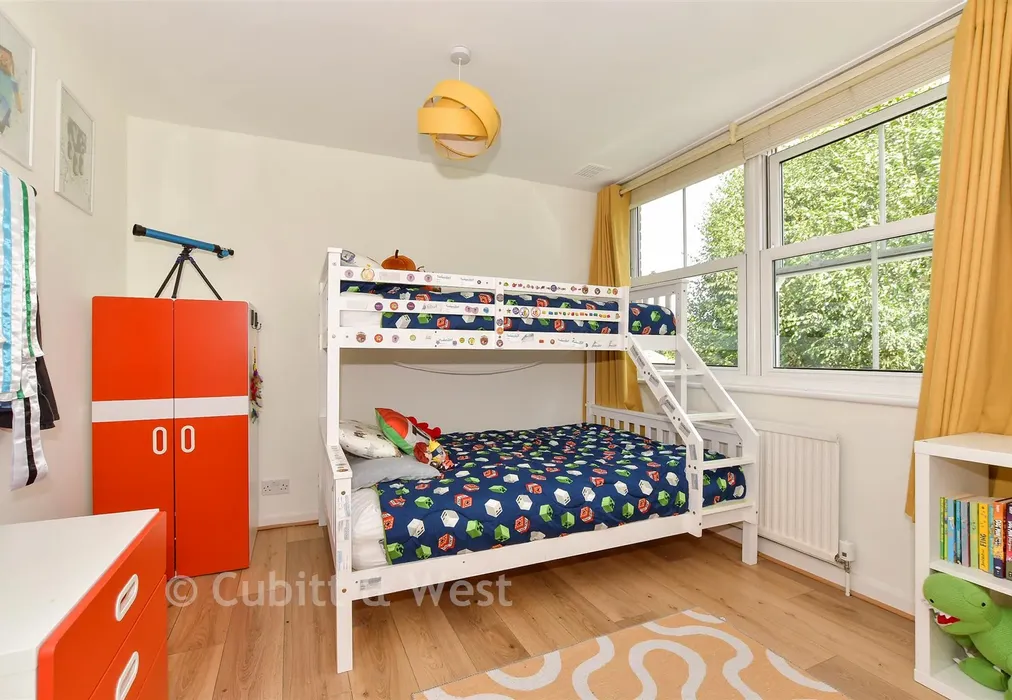Bedroom 2 - Parkfield, North Parade, Horsham, West Sussex - Wards of Kent