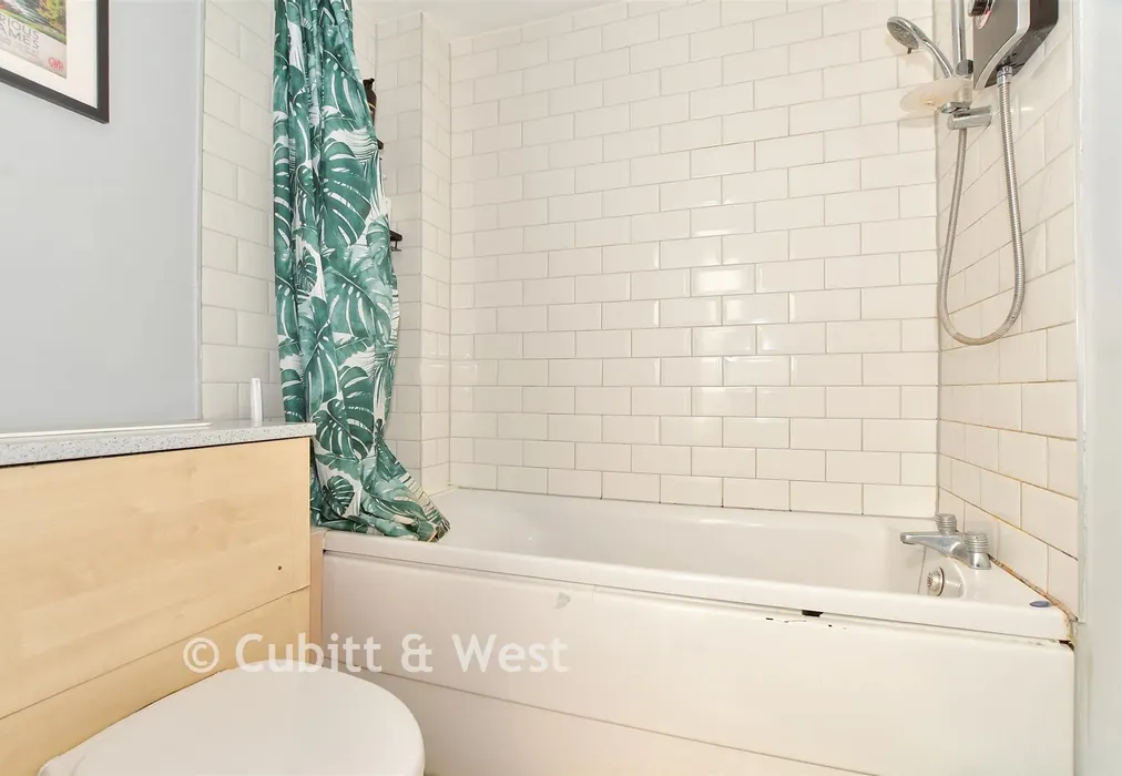 Bathroom - Parkfield, North Parade, Horsham, West Sussex - Wards of Kent