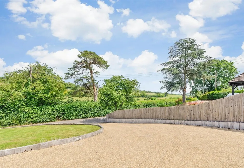 Driveway/Parking - Beesfield Lane, Farningham, Kent - Wards of Kent