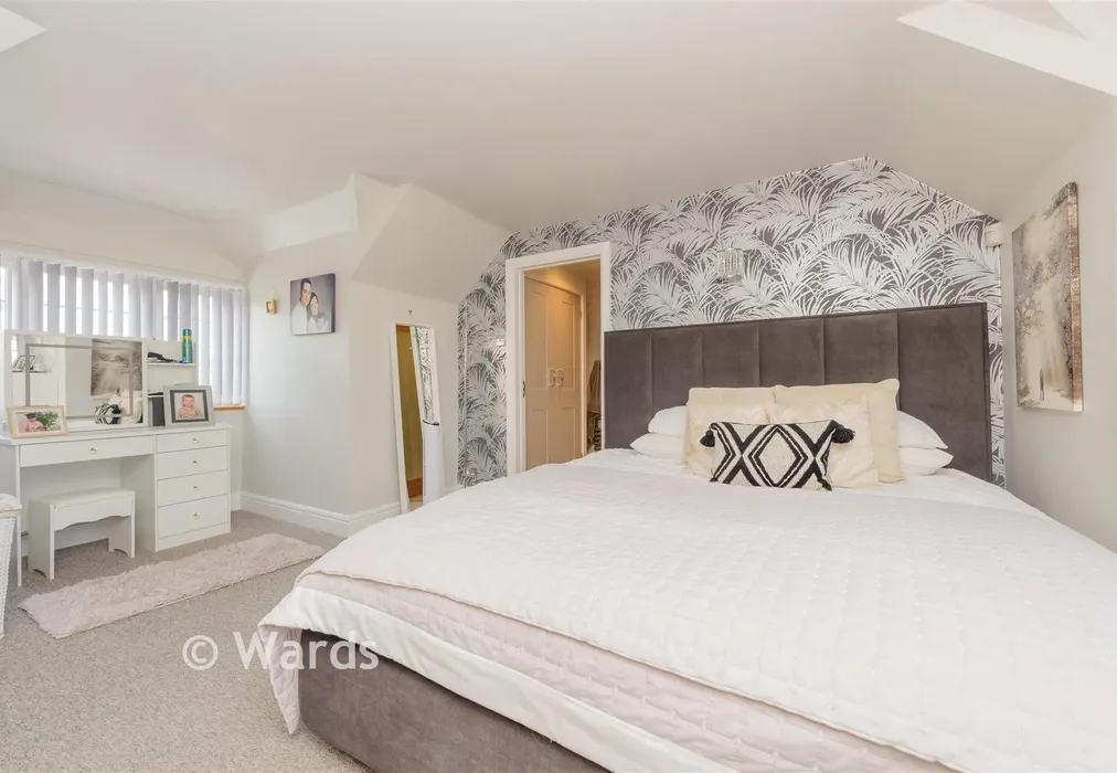 Bedroom 1 - Beesfield Lane, Farningham, Kent - Wards of Kent