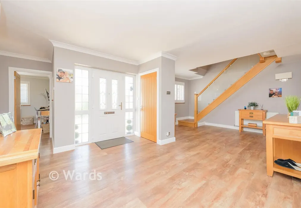 Entrance Hall - Beesfield Lane, Farningham, Kent - Wards of Kent