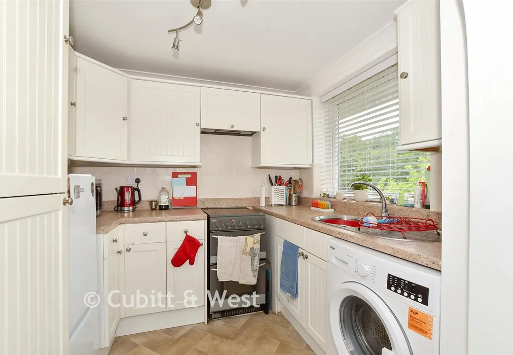 Kitchen - Hawthorn Way, Storrington, West Sussex - Wards of Kent