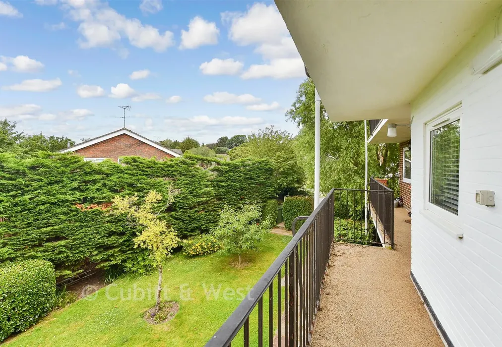 Balcony / Terrace - Hawthorn Way, Storrington, West Sussex - Wards of Kent