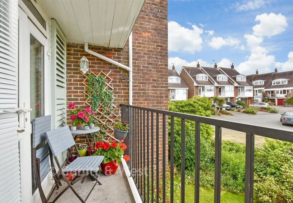 Balcony - Hawthorn Way, Storrington, West Sussex - Wards of Kent