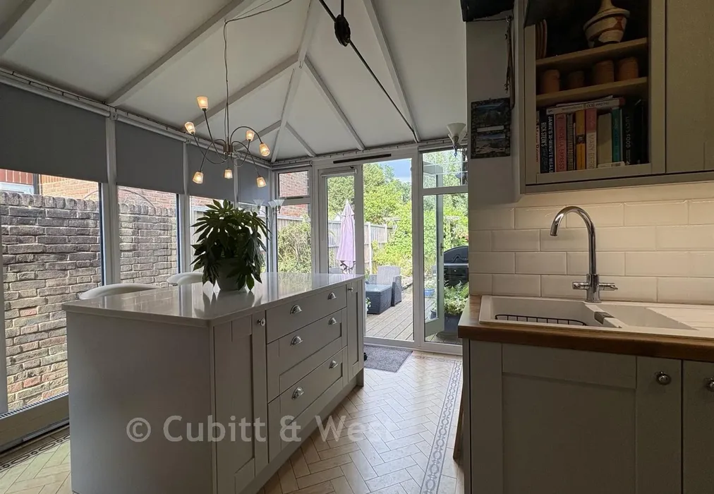 Breakfast Area (1) - Brighton Road, Salfords, Surrey - Wards of Kent