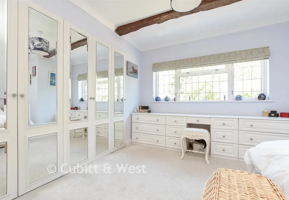 Bedroom 1 - Brighton Road, Salfords, Surrey - Wards of Kent