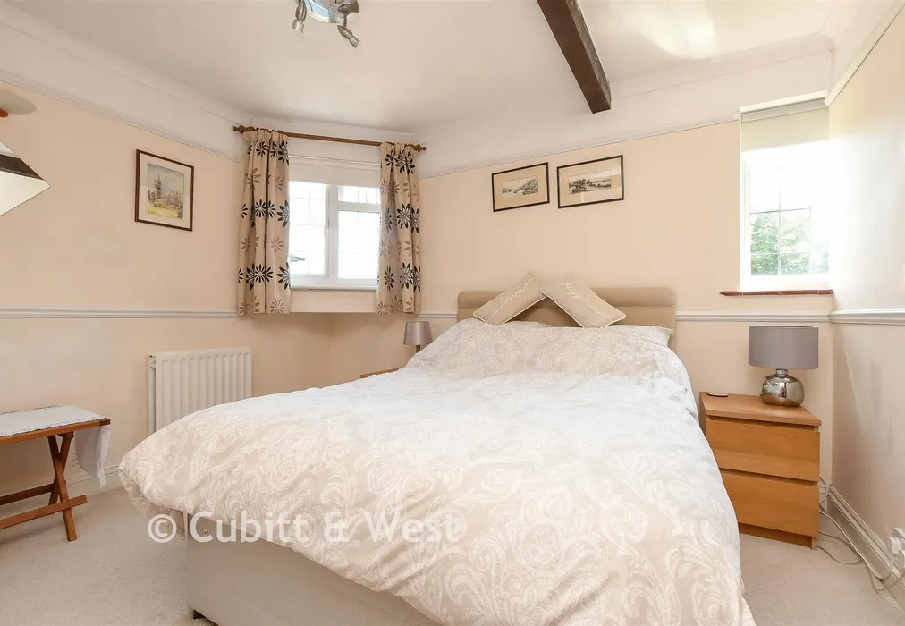Bedroom 3 - Brighton Road, Salfords, Surrey - Wards of Kent