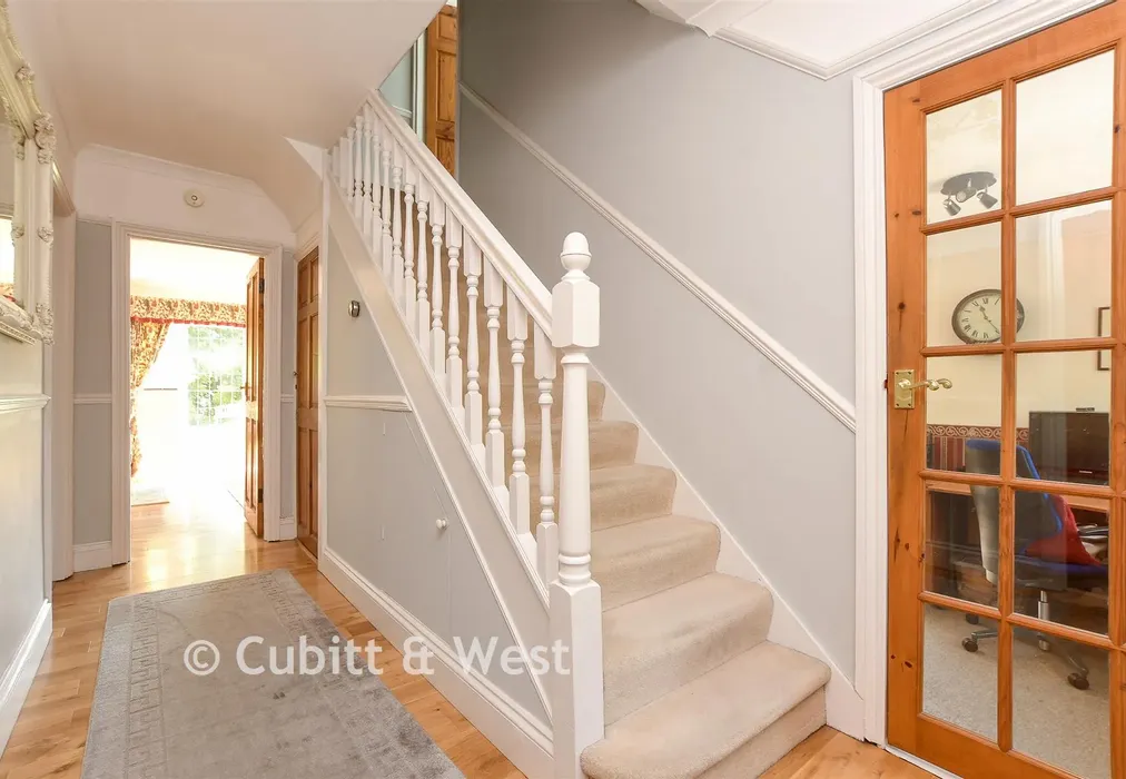 Entrance Hall - Brighton Road, Salfords, Surrey - Wards of Kent