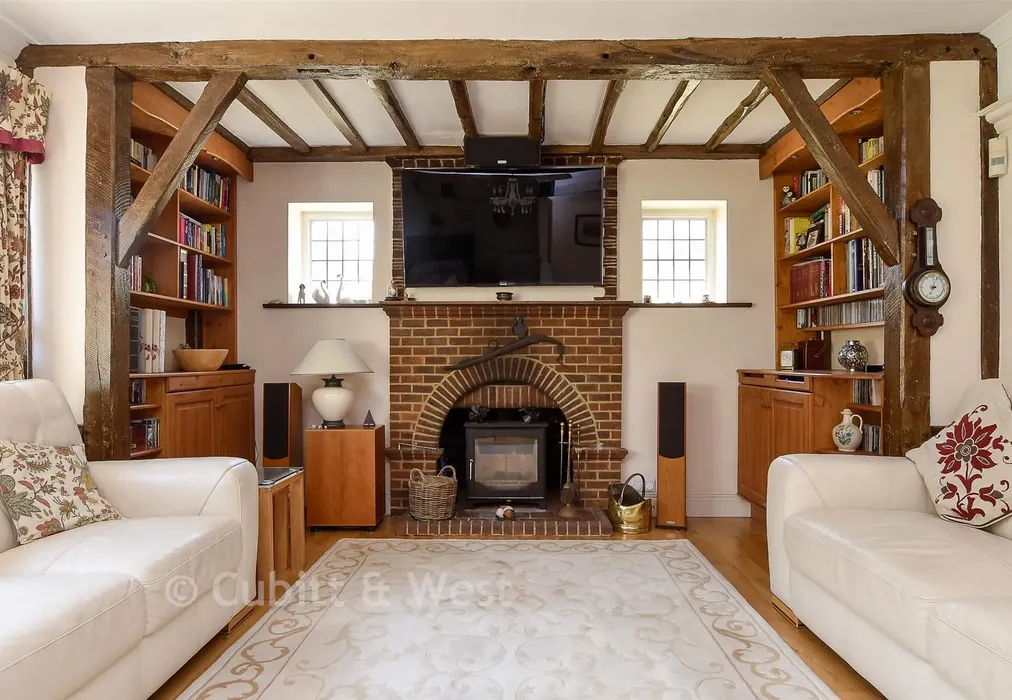 Internal Feature - Brighton Road, Salfords, Surrey - Wards of Kent