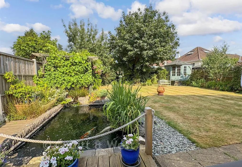 Pond - Brighton Road, Salfords, Surrey - Wards of Kent
